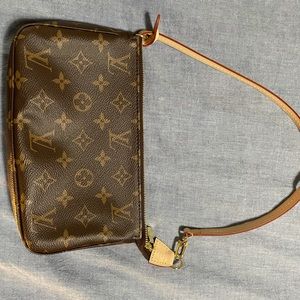 Authentic Louis Vuitton pochette accessories